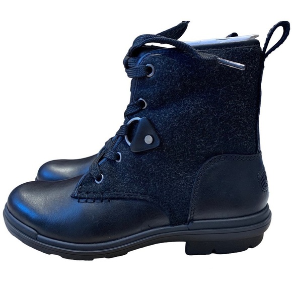 NWT UGG Hapsburg Lace Up Hiker Boots waterproof size 6 - Picture 2 of 7